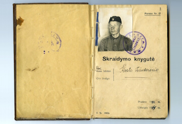 Kosto Liuberskio nuotrauka knygutėje