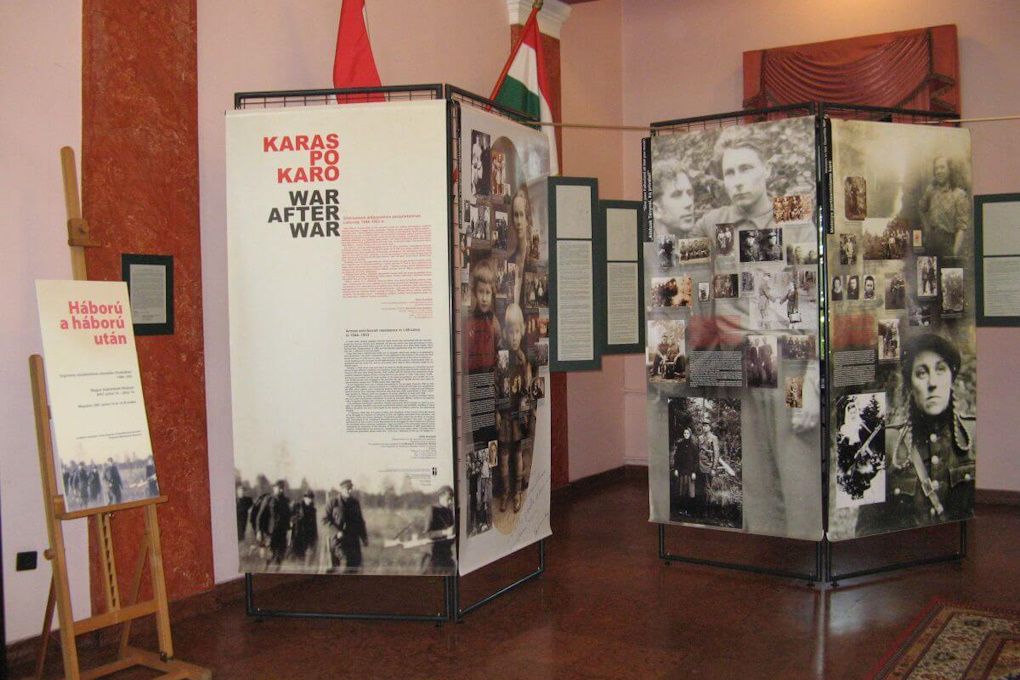 Kilnojamoji paroda „KARAS PO KARO: ginkluotasis antisovietinis pasipriešinimas Lietuvoje 1944–1953 m.“, stendai