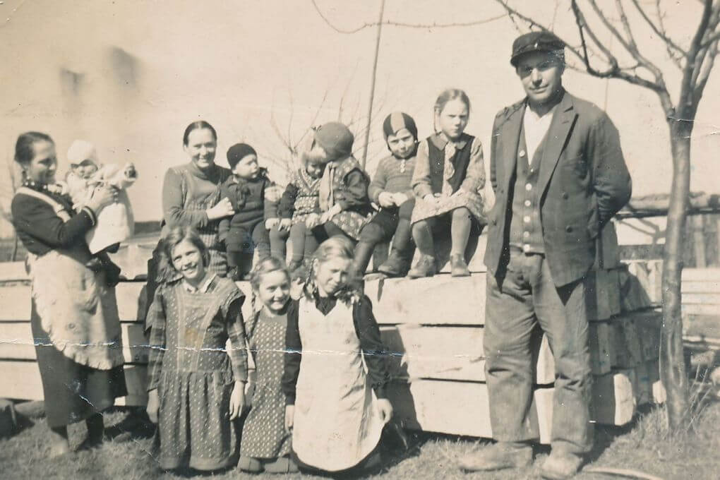 Virtuali paroda „Vilko vaikai: duonos keliu iš Rytų Prūsijos į Lietuvą. 1945–1948“, Hermanas ir Marija Kenzleriai su savo vaikais