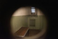Ekspozicija „KGB vidaus kalėjimas“, kratos kambarys